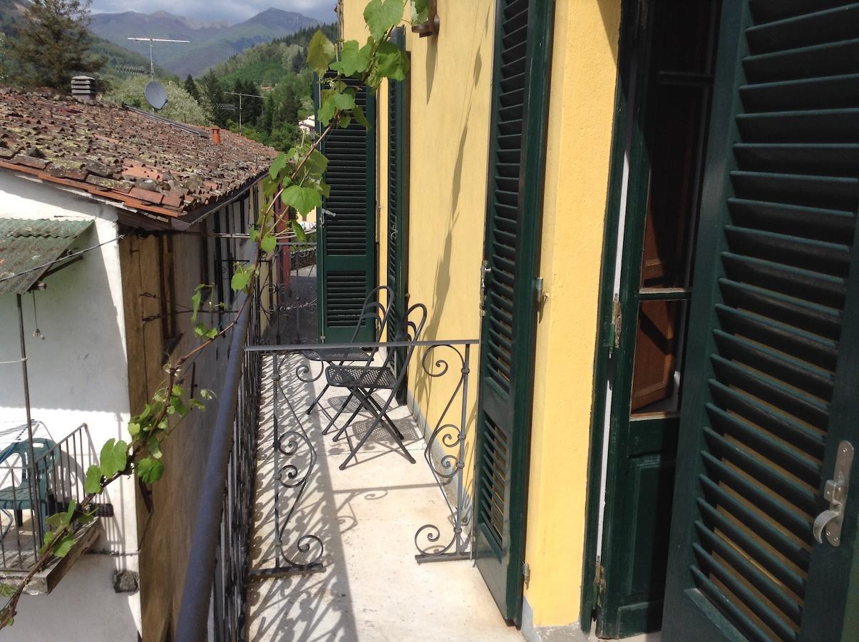 Casa Fontana Tuscany B&B Barga Δωμάτιο φωτογραφία